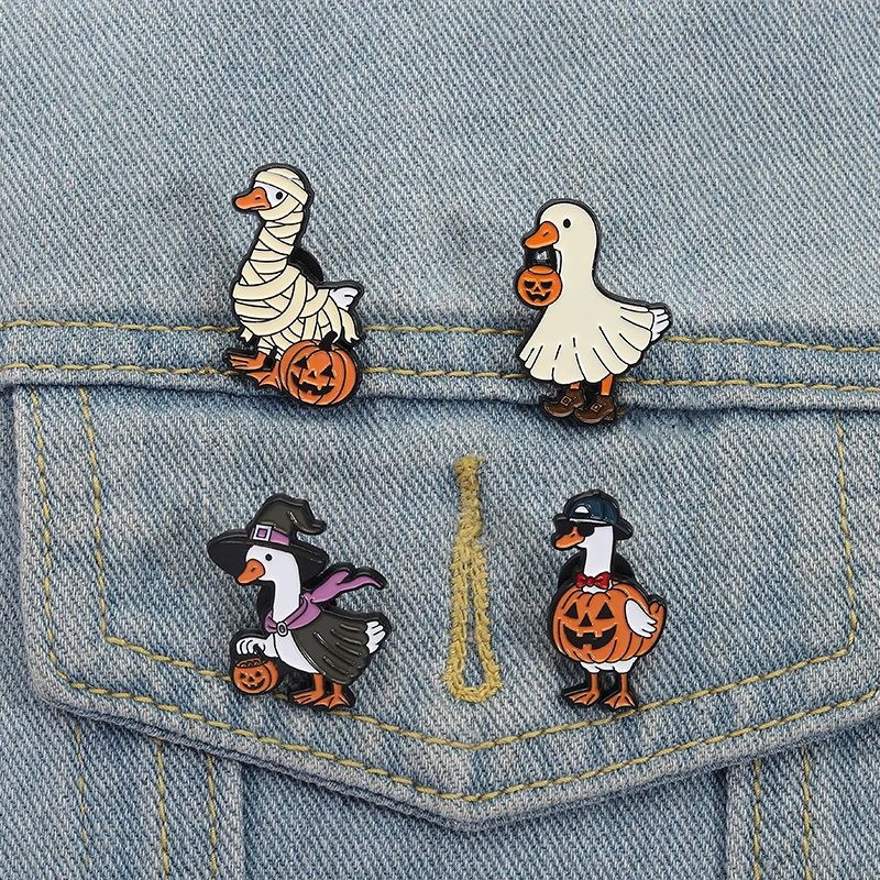 Emaille-Anstecknadel mit Gans-Motiv, niedliche Halloween-Tier-Kürbis-Brosche, Rucksack-Metallabzeichen, hübsches Schmuck- und Taschenzubehör – Detail 10