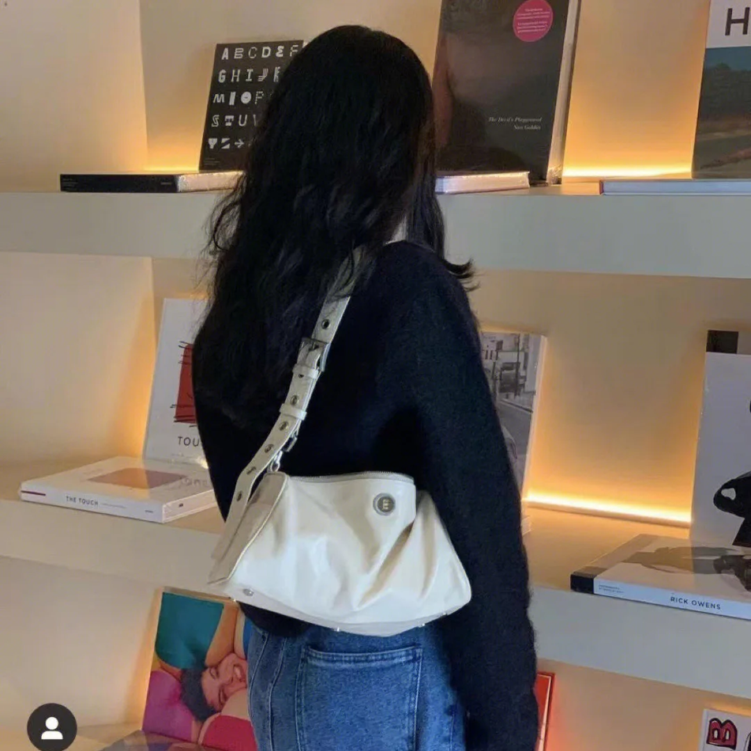 

Korean Quan Xiulin Caviar Pattern Leather Pillow Bag Handheld Boston Small Crossbody One Shoulder