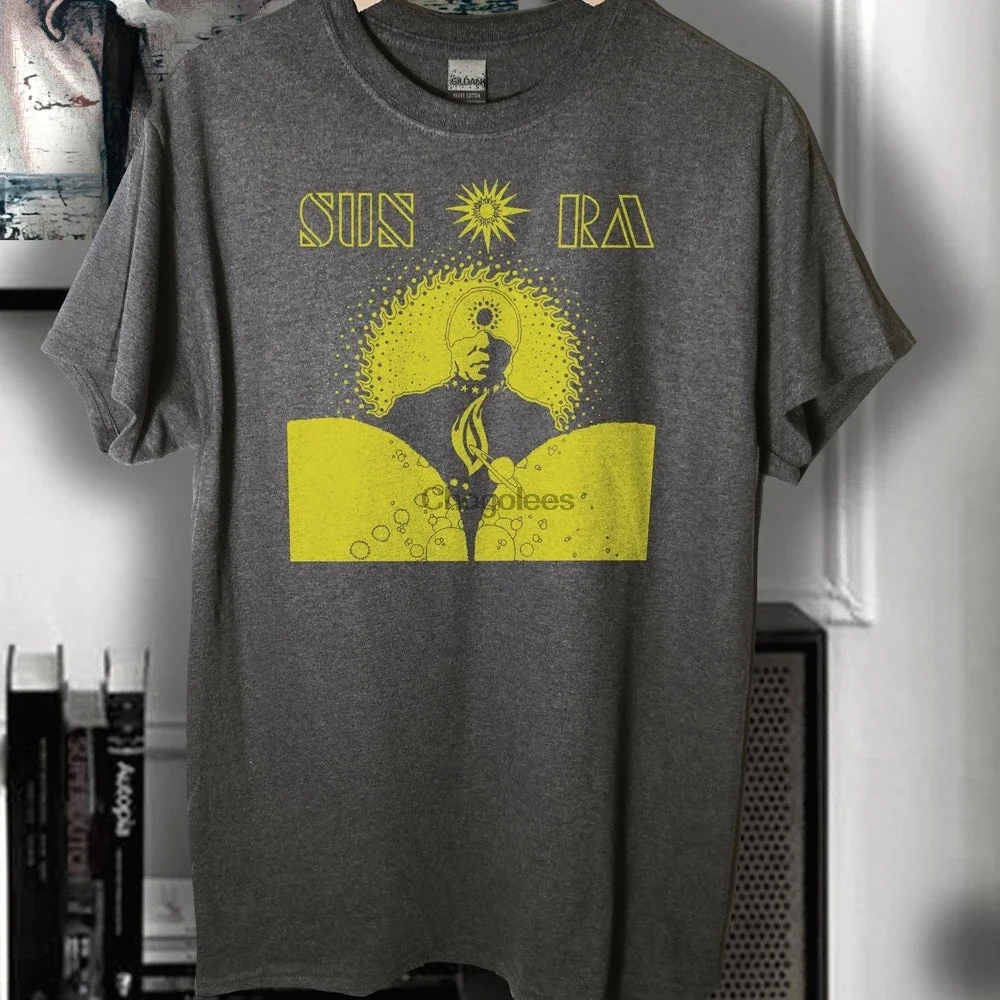 

Хлопковая черная футболка с коротким рукавом и принтом