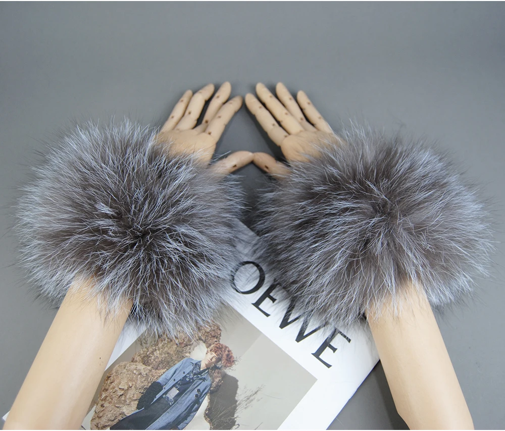 2026 New Style Fox Fur Cuff Arm Warmer Lady Bracelet Real Fur Wristband Glove High Quality Fox fur Cuffs Hot Sale Wrist Warmer