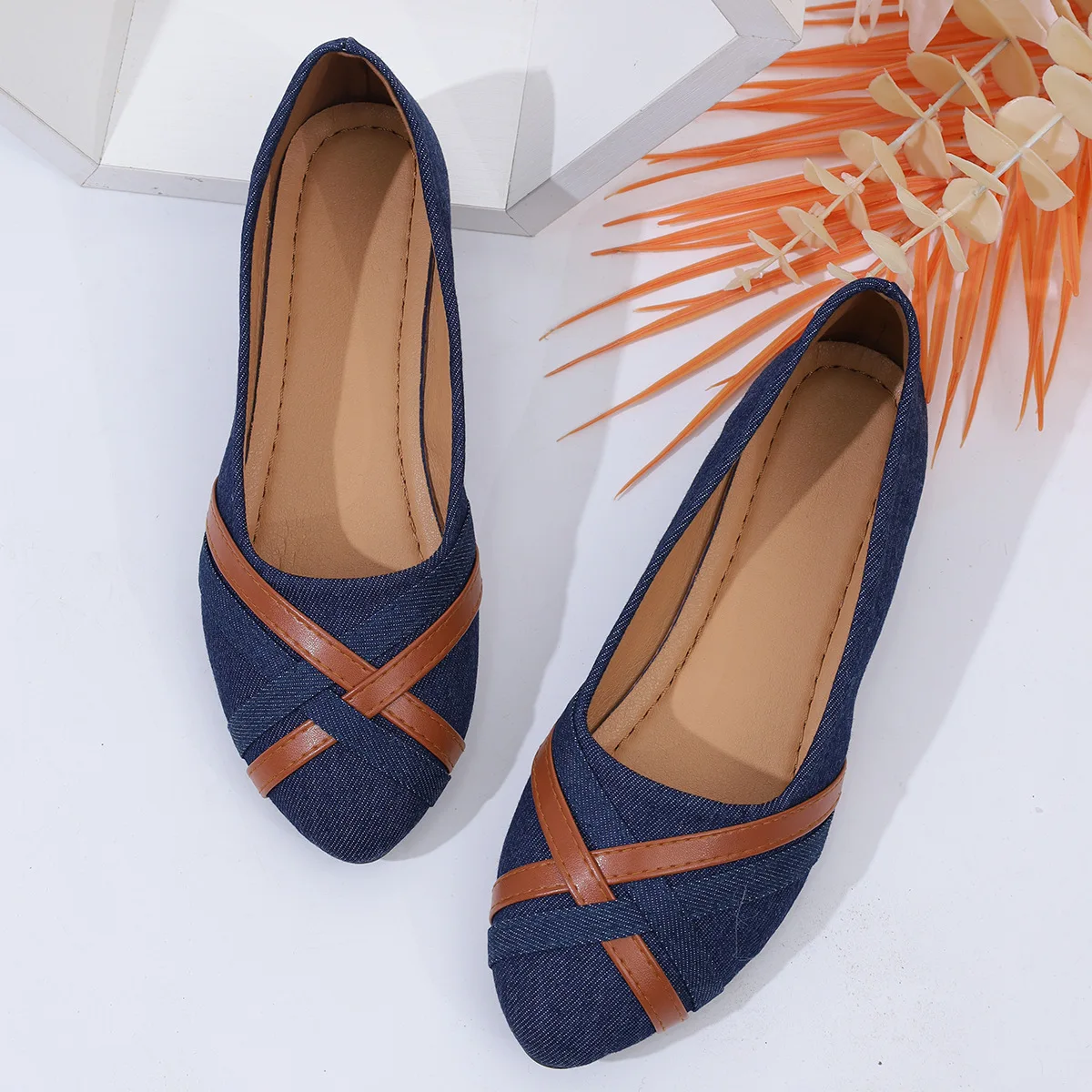 New Fashionable Breathable Comfortable Flat Shoes Anti slip Soft soled Women's Shoes Casual Shoes 2026