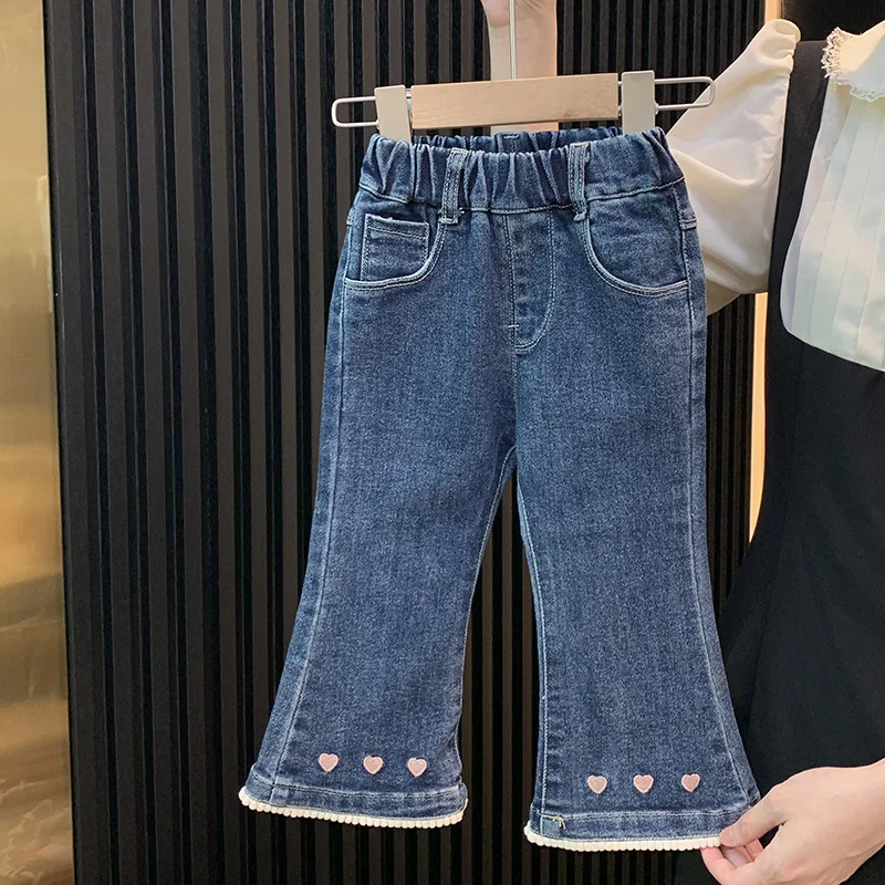 

2023 Korean Autumn Young Kid Girl Denim Pant Solid Love Hem Baby Girl Jeans Pant Casual Elastic Waist Children Girl Flared Pants