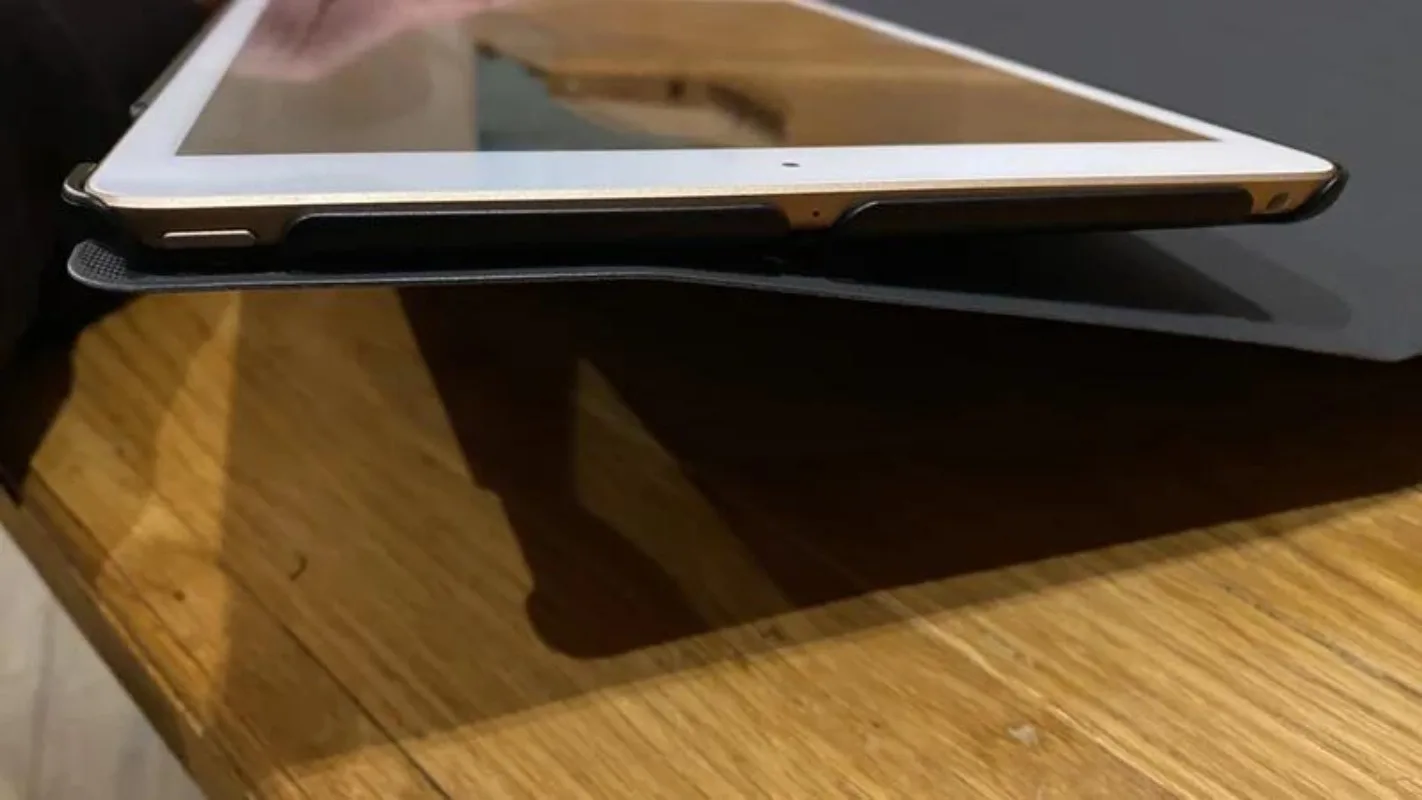 Versatile Protective Tablet Case - Fits Multiple iPad Models and Generations