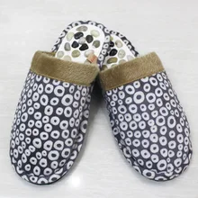 

Home Massage Slippers Pebble Rain Flower Stone Foot Massage Slippers Acupoint Health Care Men and Women Feet Massager