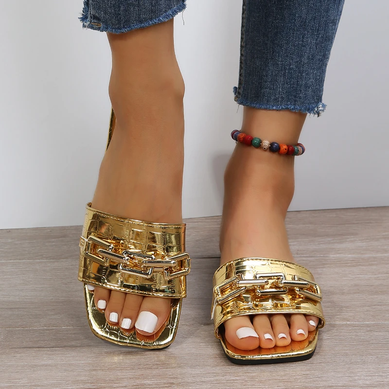 2024 Summer Flat Bottom Women's Slippers Trend Fashion Outdoor Beach Golden Chain Design Flip-Flops Square Toe Open Toe Slippers 3