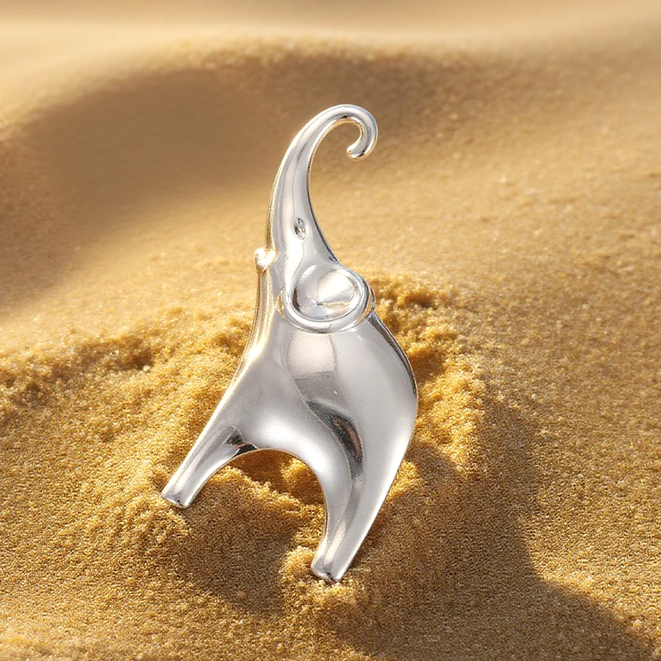 Dawapara Good Luck Elephant Brosche Pin Afrika Tier Totem Minimalistische Accessoires Broschen aus Edelstahl