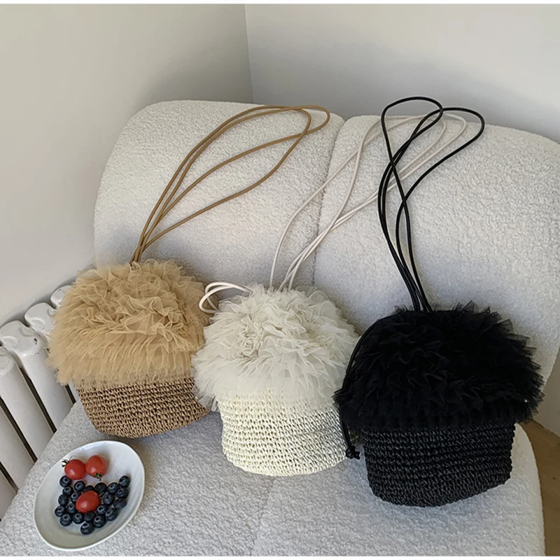 Damen-Straw-Bucket-Bag mit Mesh-Spitzenbesatz, handgefertigte Häkel-Schultertasche im Boho-Stil für den Sommer und Alltag – Detail 9