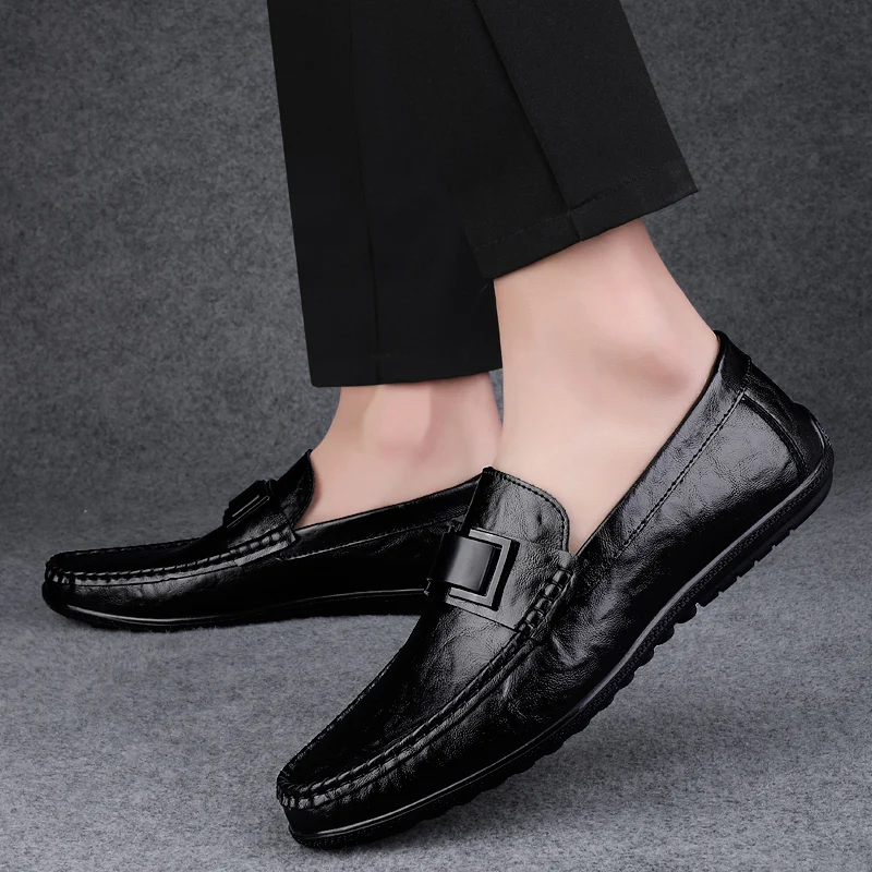 High-quality Punching Loafers Leather Mens Shoes Dress Shoes Slip-on Formal Male Wedding Flats Casual Business Footwear