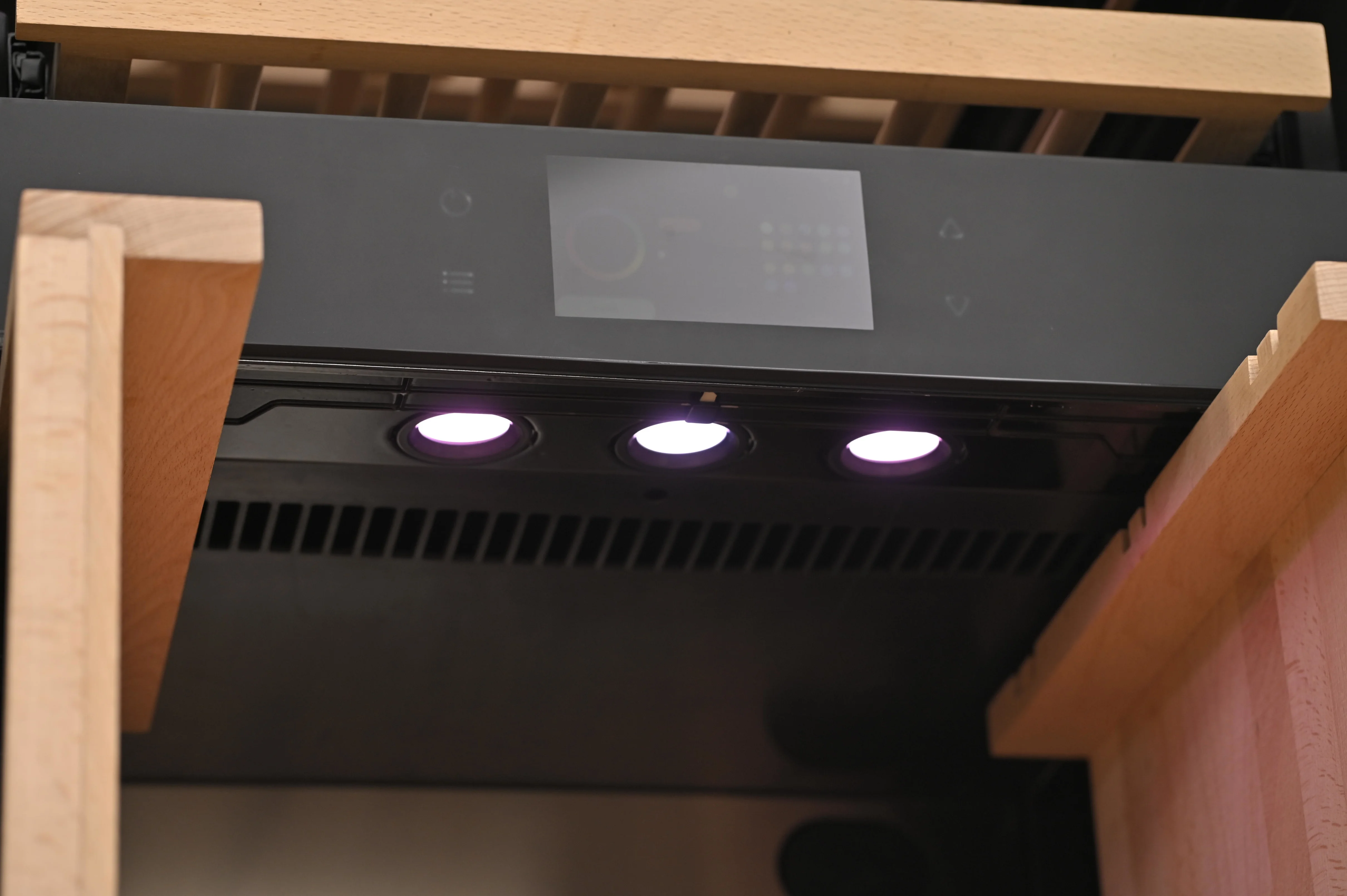 305L Wine Cabinet With Fingerprints, Projection, TFT Screen, And RGB Lighting: The Perfect Addition To Your Home Bar