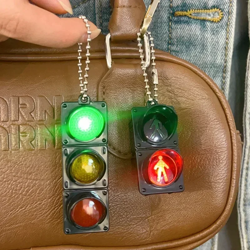 Mini LED Traffic Light Keychain Pendant - Creative Novelty Car Accessory Gift