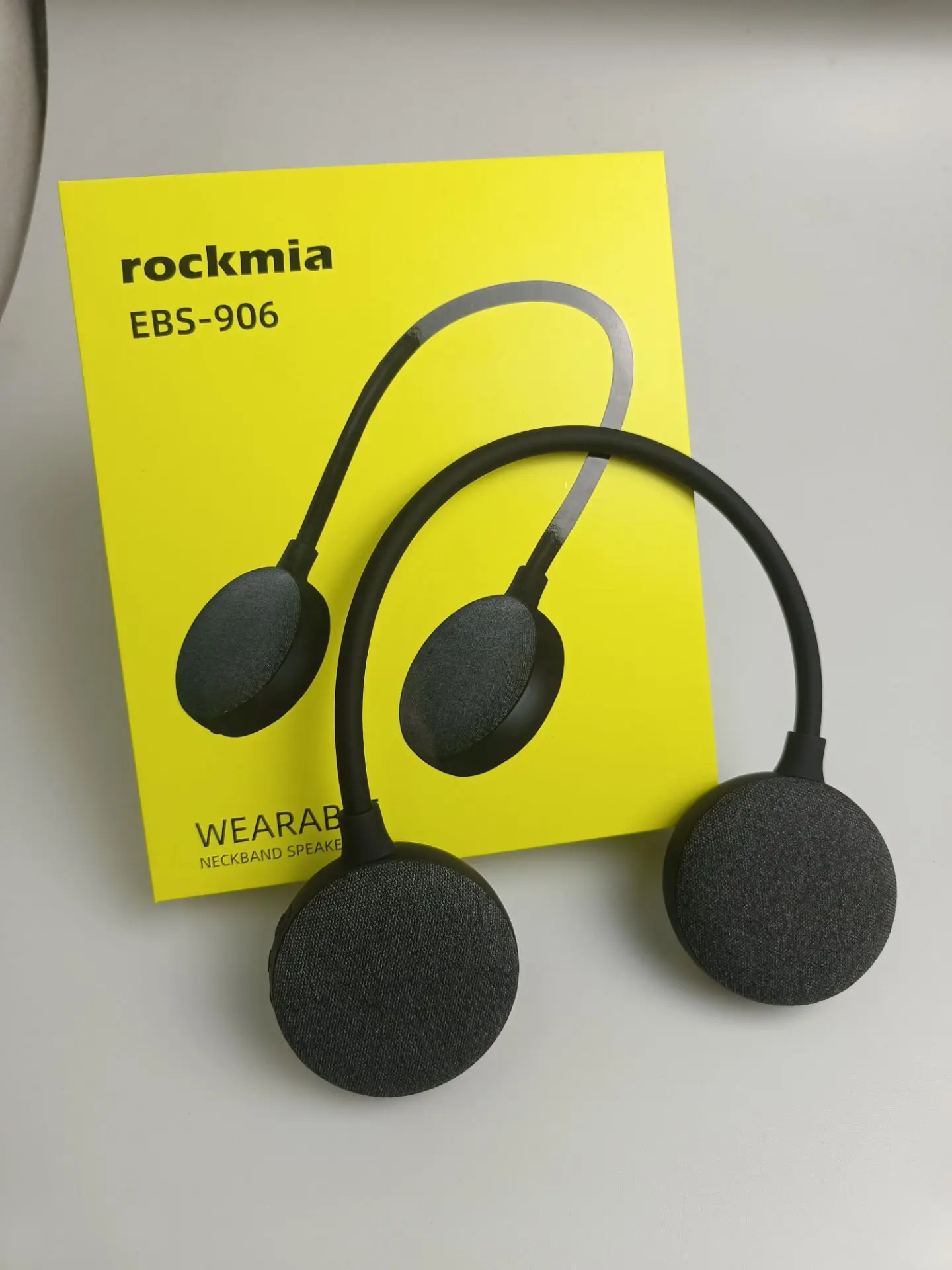 Rockmia Brand EBS-906 Wearable Neckand Speaker Portable TF Card Player Wireless Stereo Music System Waterproof