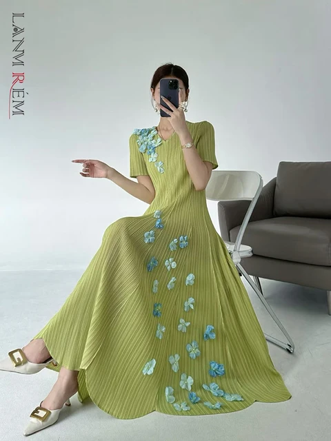 LANMREM French Elegant Loose Pleated Women's Dress Short Sleeve V Collar Famale Clothing With Appliques Summer Dresses 2DB3435