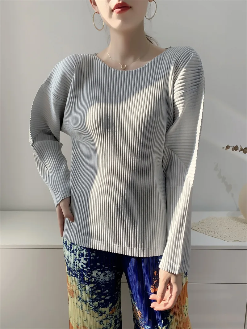 

Thickened Fabric Spring and Autumn 2002 New Miyake Pleated Tops Women's Loose Long Sleeve T-shirt Round Neck Pleated Clothes