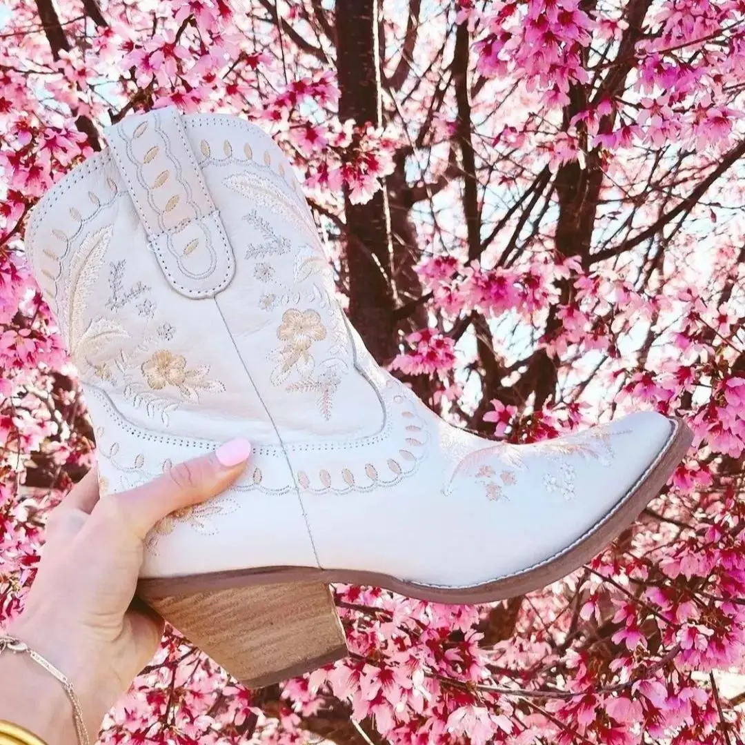 

IPPEUM Western Cowboy Boot For Women Brown Ankle Boots Cowgirls Chunky Heels Embroidery White Botas