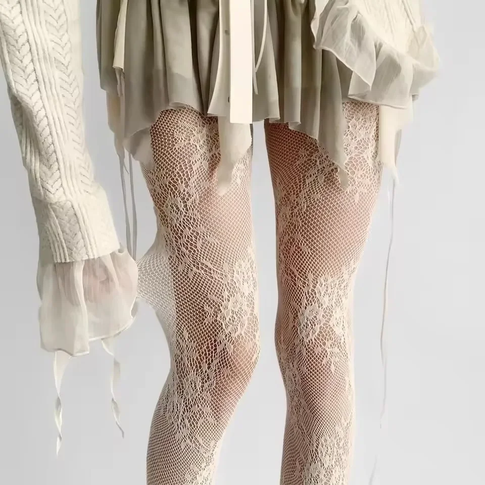 Harajuku Schwarz Weiß Braun Ausgehöhlte Spitzen-Netzstrumpfhose mit Blumenmuster am Boden Sexy Damenstrümpfe Modische Strumpfwaren – Detail 2