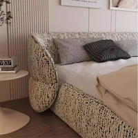 Les lits queen size offrent des cadres et des sommiers 180x200cm, parfaits pour les chambres de mariage, les dortoirs, les chambres doubles, et sont des meubles de chambre à coucher complets. 4