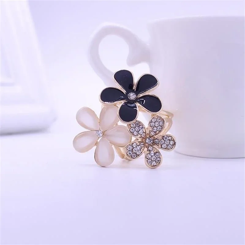 1Pcs Fashion Flowers Brooch Scarf Buckle Bouquet Luxury Crystal Rhinestone Scarf Clips For Women Christmas Xmas Romantic Jewelry
