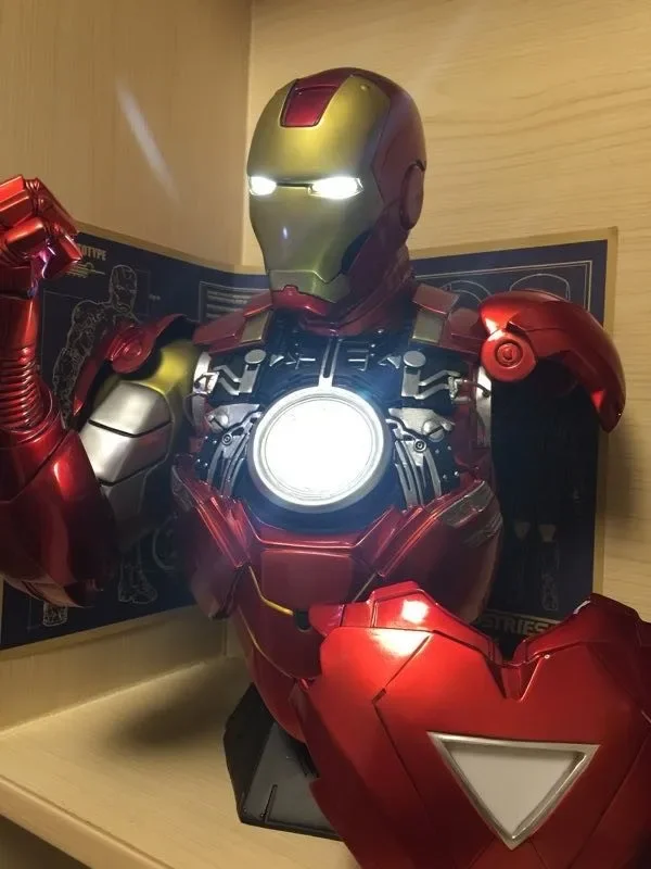 アベンジャーズ MK50 バスト LEDライト付き
