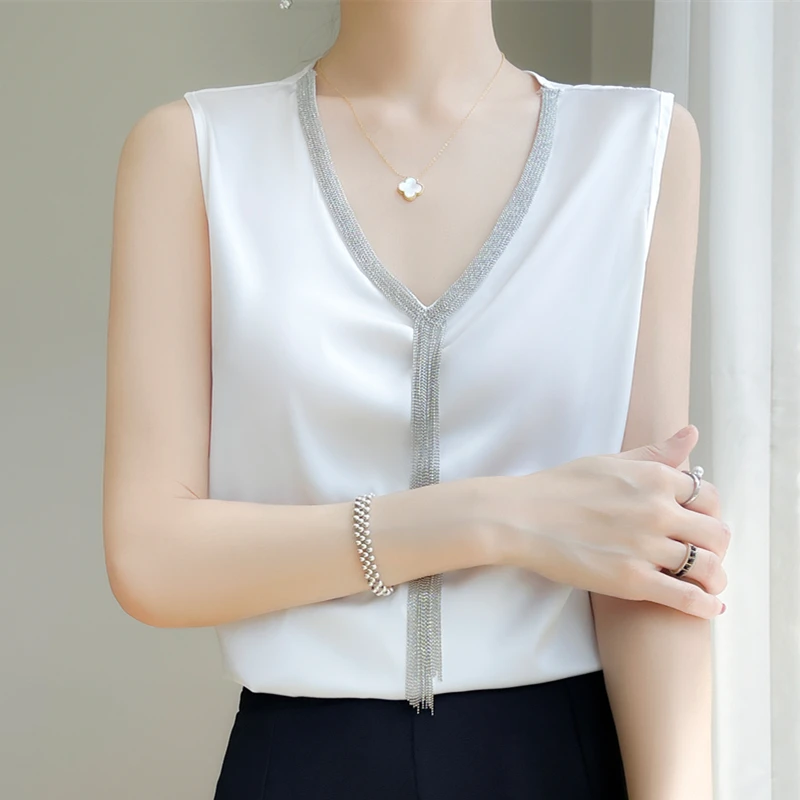 

Новая женская летняя футболка MOONYUEFA без рукавов с V-образным вырезом, Тонкая шелковая кофта, тонкая и приталенная нижняя рубашка