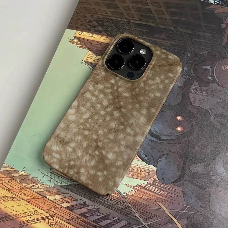 حافظة هاتف مطبوعة من جلد الغزلان البني لهاتف آيفون...