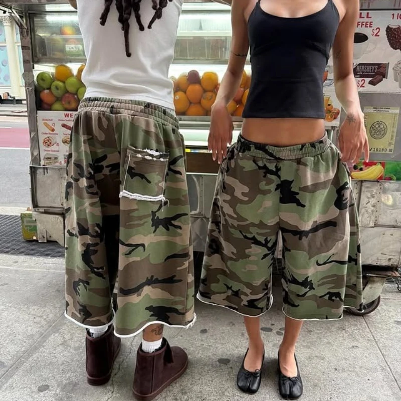 Y2K American Camo Shorts Camouflage Pattern Rough Edge Tassel Sweatshorts New Summer High Street Streetwear Unisex Baggy Shorts 3
