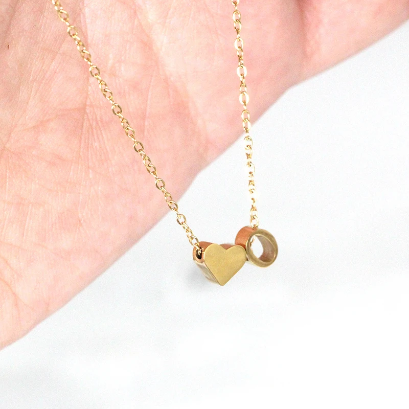 Collana Con Ciondolo A Cuore Iniziale A-Z In Acciaio Inox Placcato Oro 18k - Catena 45cm - Regalo Per Donne