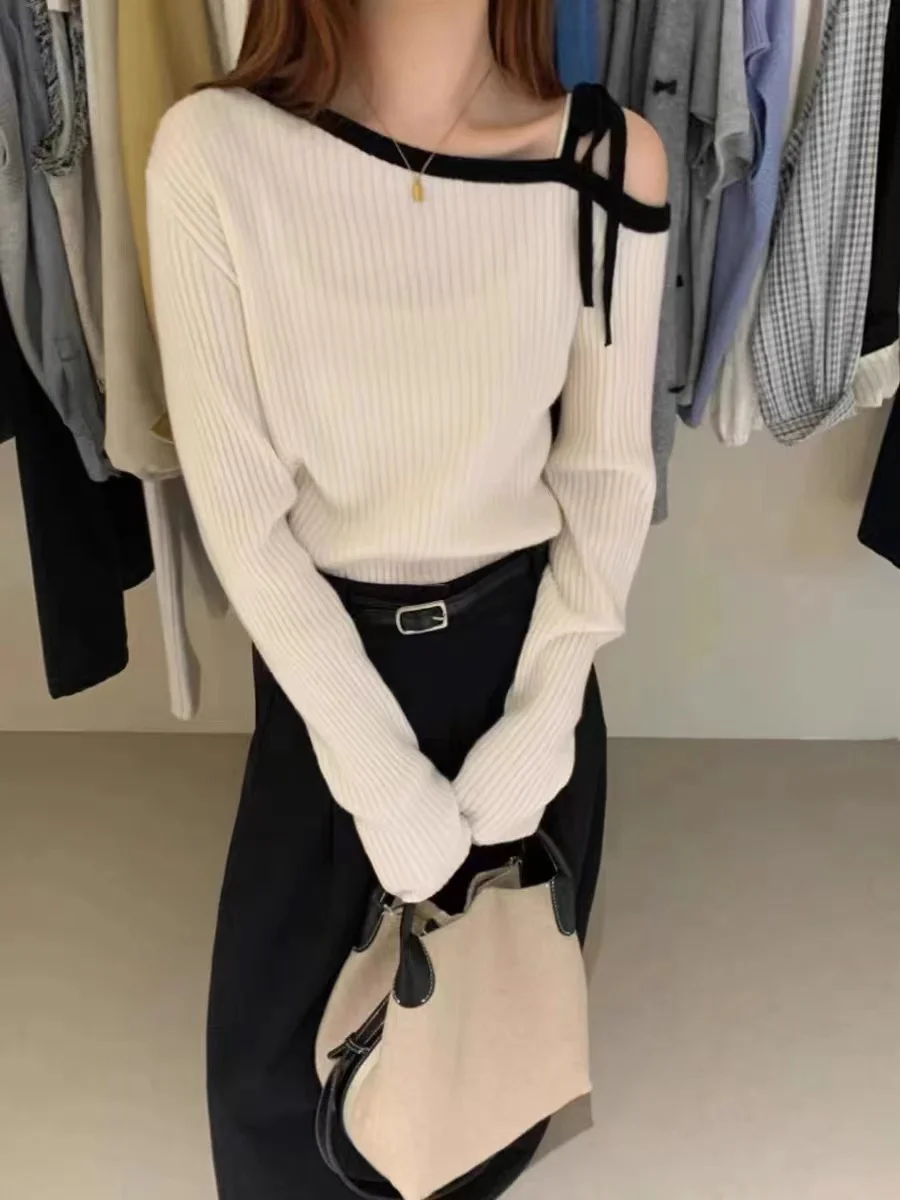 Elegant Knit Pullover with Shoulder Tie Detail - Front View