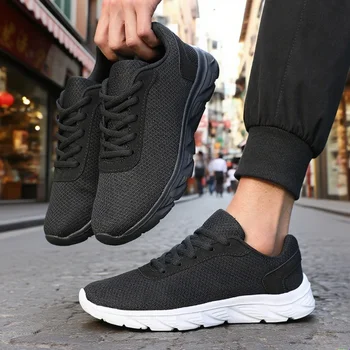 المرأة خفيفة الوزن الأسود احذية الجري الصيف في الهواء الطلق شبكة المضادة للانزلاق الاتجاه أحذية رياضية بسيطة تنوعا الرجال حذاء مفلكن 2025 5