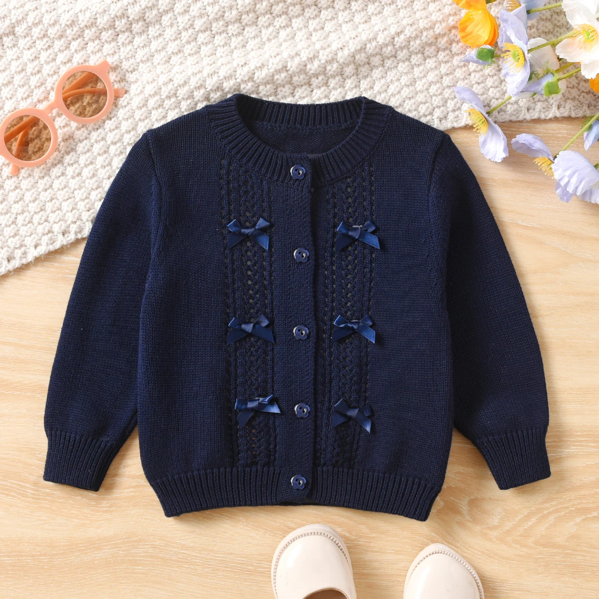 봄, 가을, 겨울에 캐주얼한 휴가에 적합한 소녀의 귀여운 단색 리본 라운드 넥 ..