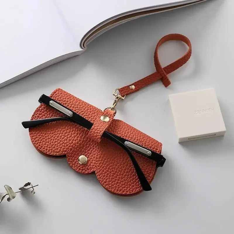 Chic Litchi Embossed Leather Glasses Case - Stylish Hanging Eyewear Holder for Sunglasses & Reading Glasses