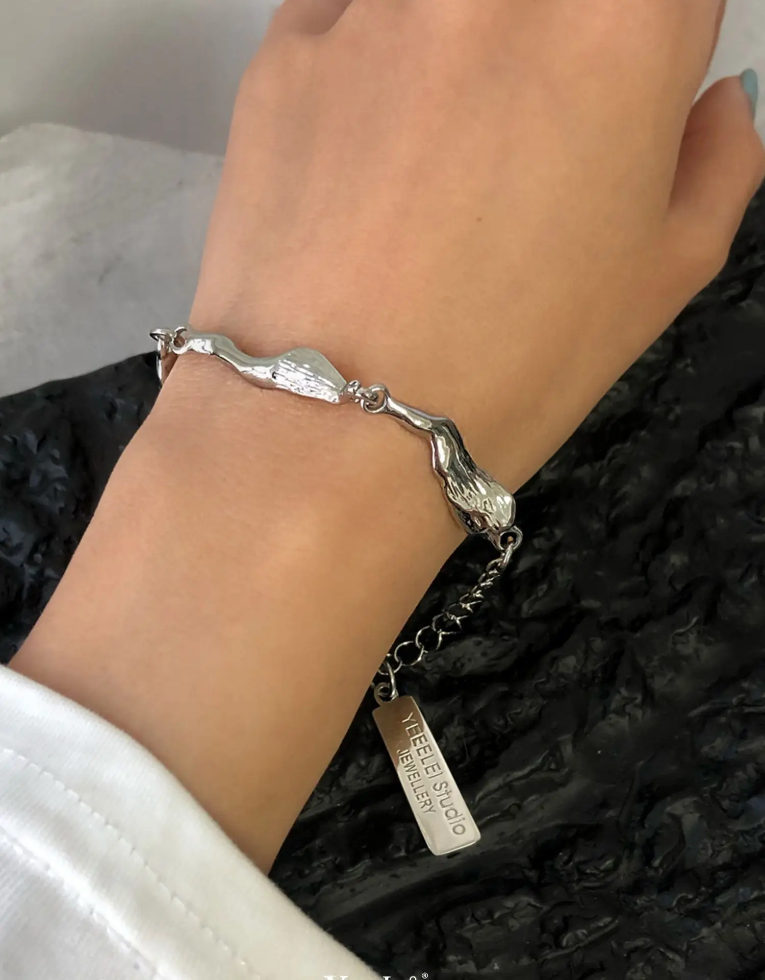 European-American style small design sense necklace women's cool style collarbone chain light luxury fashion high sense