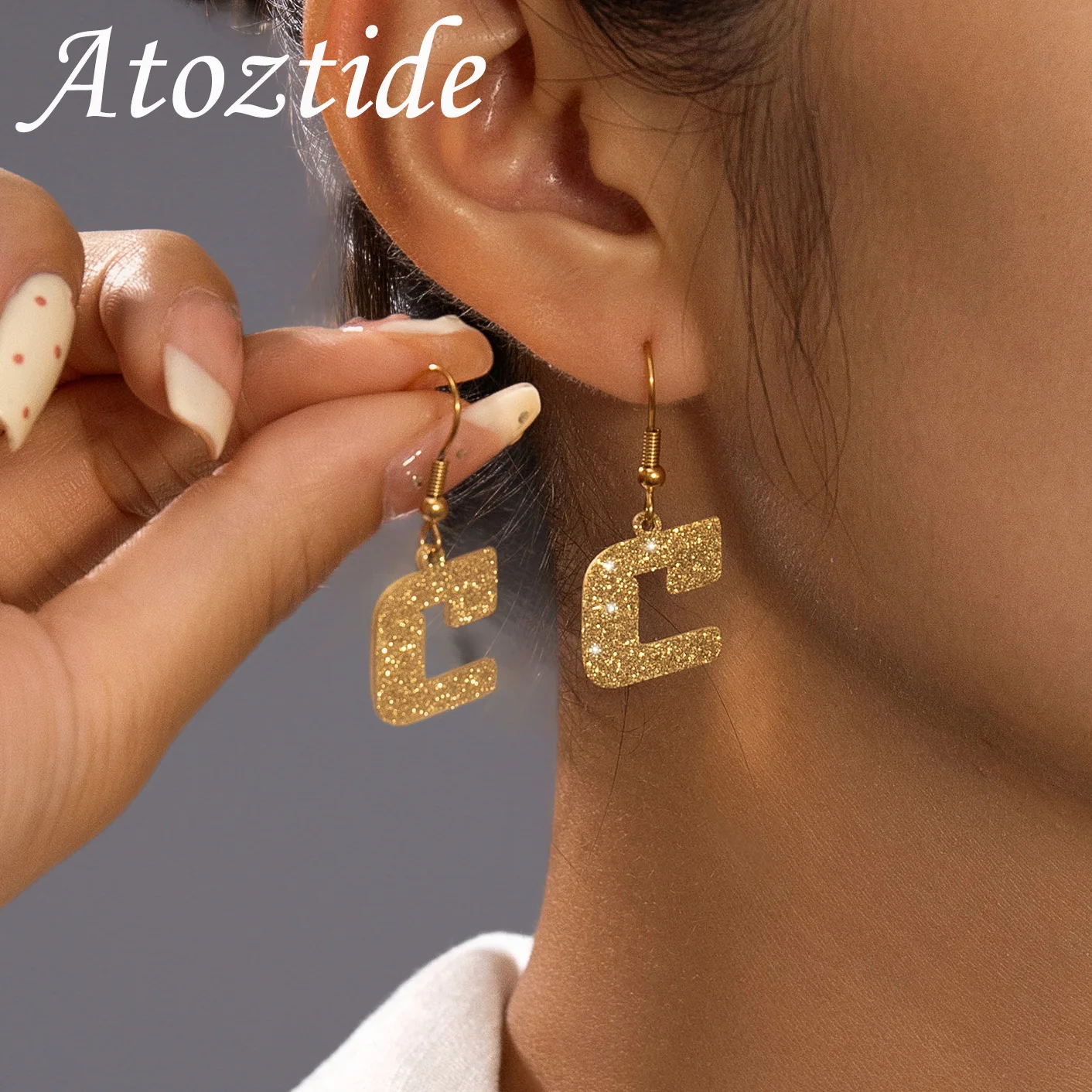 Atoztide 맞춤형 프로스트 큰 글자 후프 귀걸이, 스테인레스 스틸, 맞춤형 지르콘, 크리스마스 쥬얼리 선물
