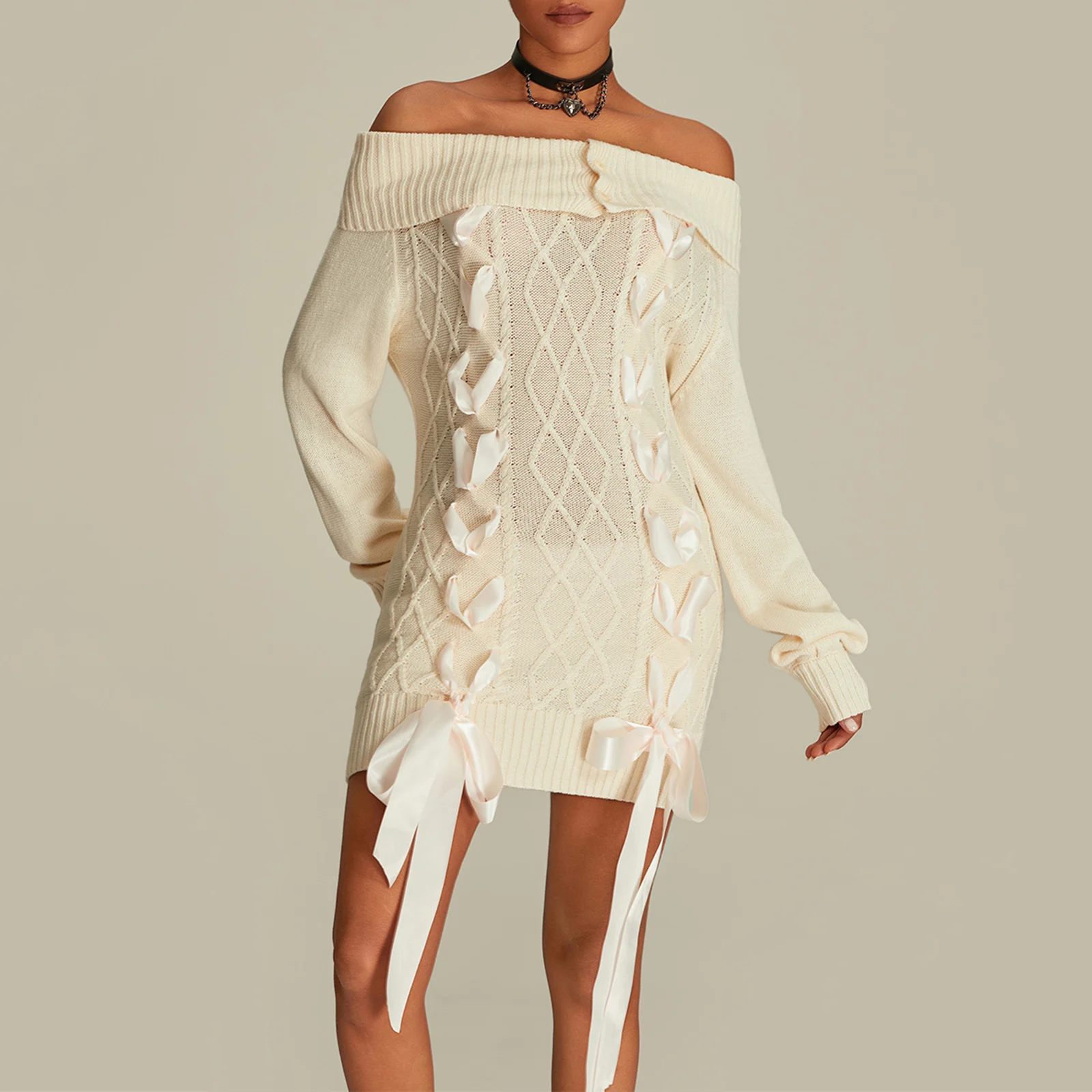 

Женское трикотажное платье-свитер с длинным рукавом и открытыми плечами