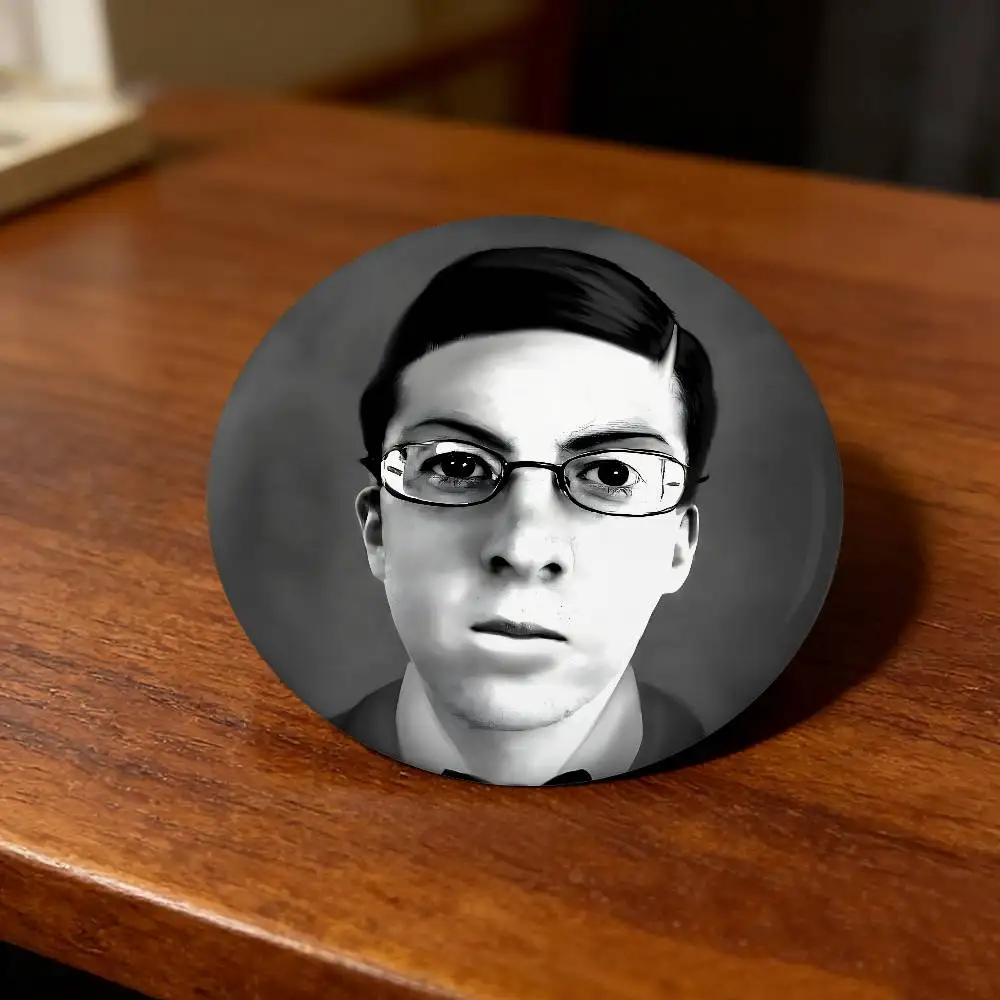Humorous Mclovin Badge Lapel Pin – Tinplate Brooch for Bags & Accessories Gifts