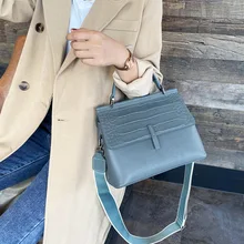 

2022 New Female Bag Leather Fashion Shoulder Bag Designer Crocodile Pattern Head Layer Leather Crossbody Handbag
