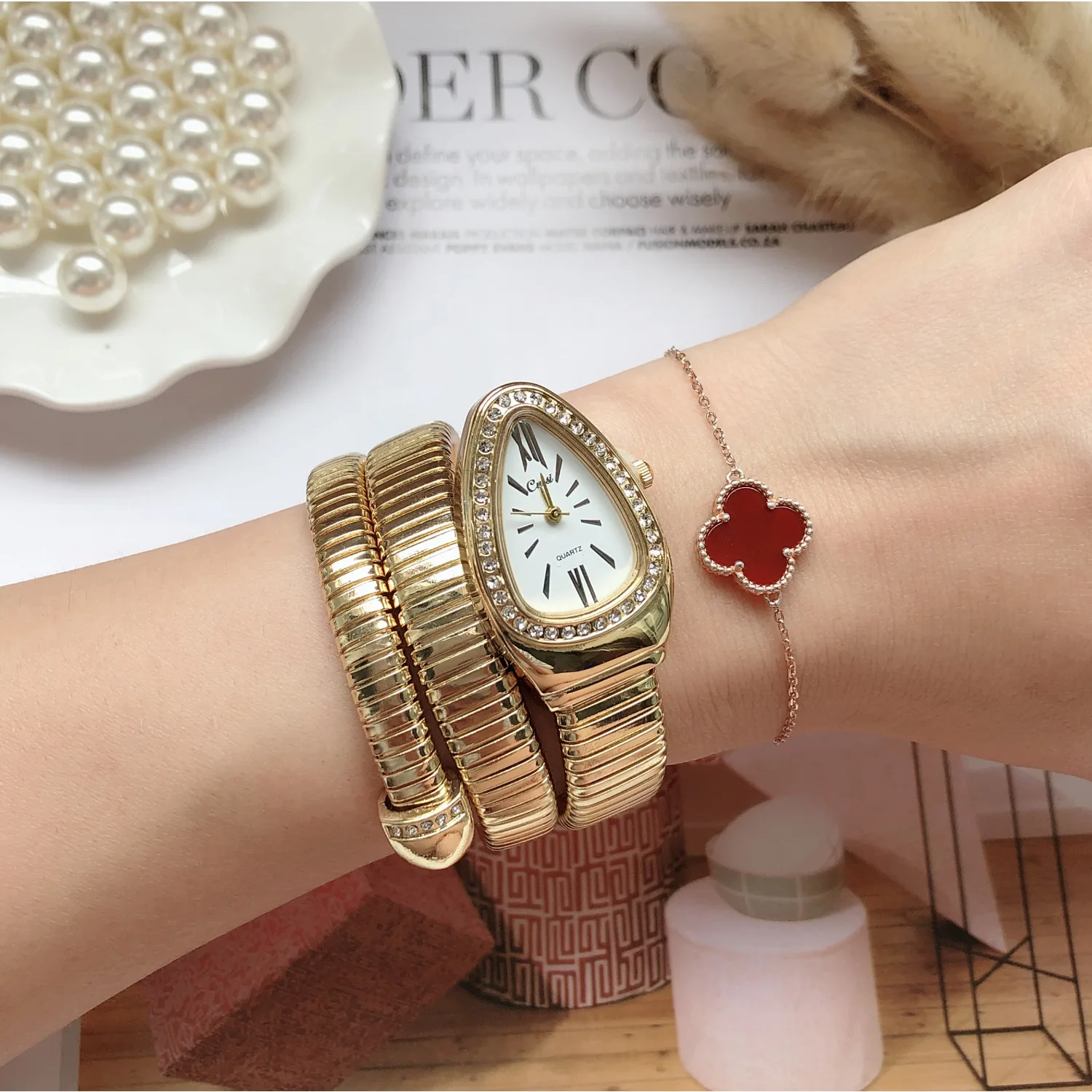 

New Women Luxury Brand Watch Snake Quartz Ladies Gold Watch Diamond Wristwatch Female Fashion Bracelet Watches Clock reloj mujer