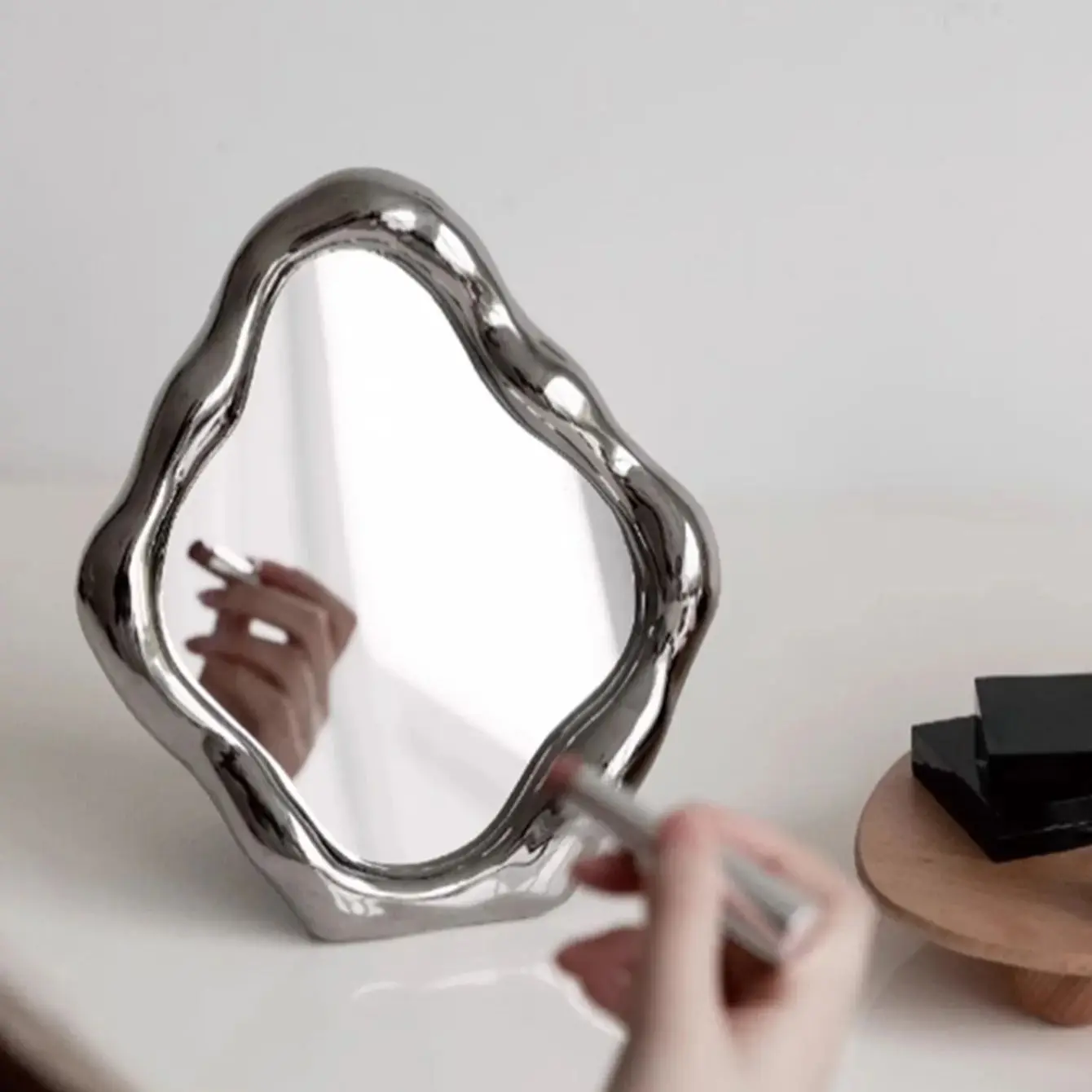 Irregular vintage dresser mirror high color French makeup mirror bedroom desktop decorative ornaments makeup mirror
