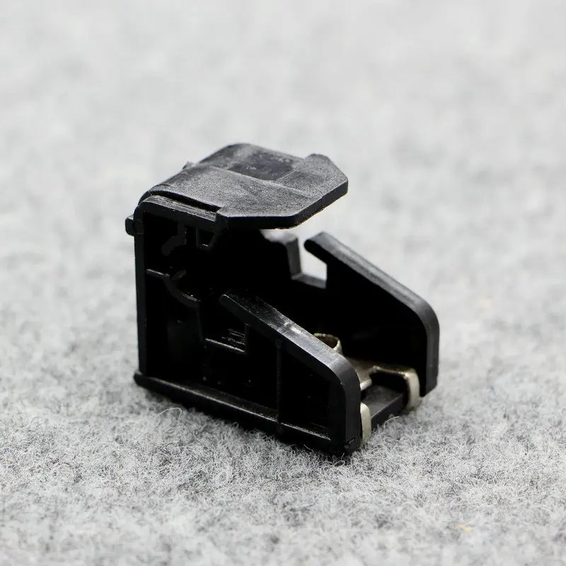 

Apply to Polo 2011-2018 Headlight bracket clip Headlamp fixing base Buckle