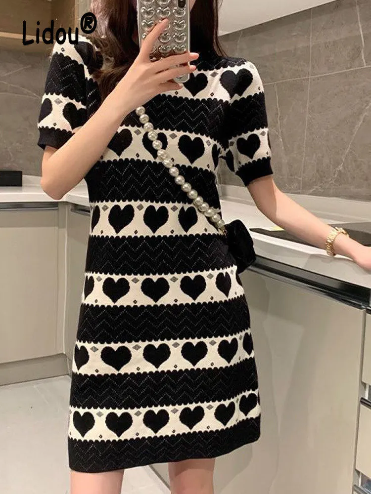 Heart Graphic Jacquard Chic Sweet Slim Fit Knitted Mini Pencil Dress Women Summer Fashion Casual Round Neck Short Sleeve Dresses