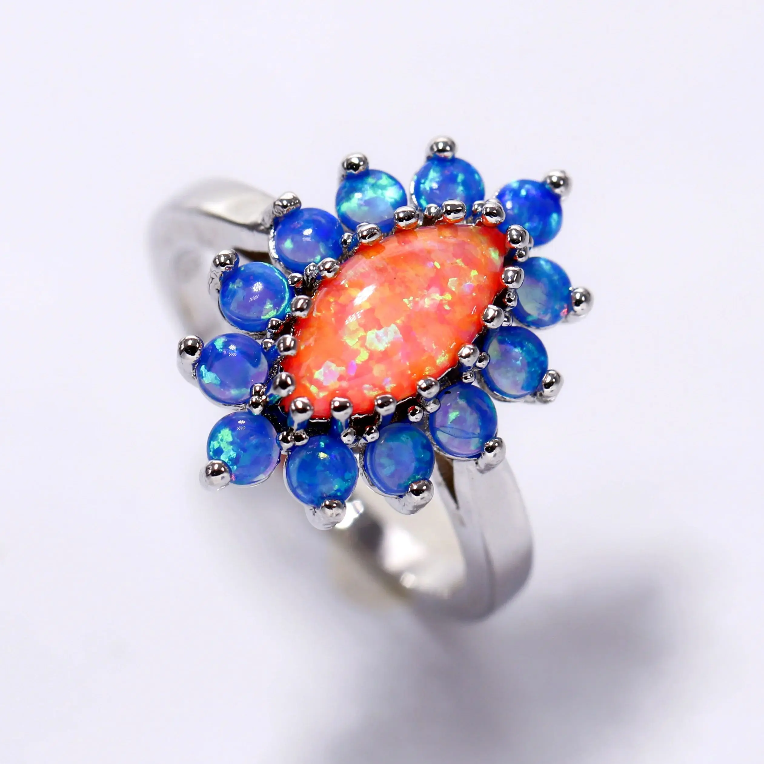 Luxuriöser blumenförmiger Ring für Frauen, Vintage-Ordner und blauer synthetischer Opal-Boho-Ring, Statement-Schmuck, Weihnachtsgeschenk für Sie – Detail 3