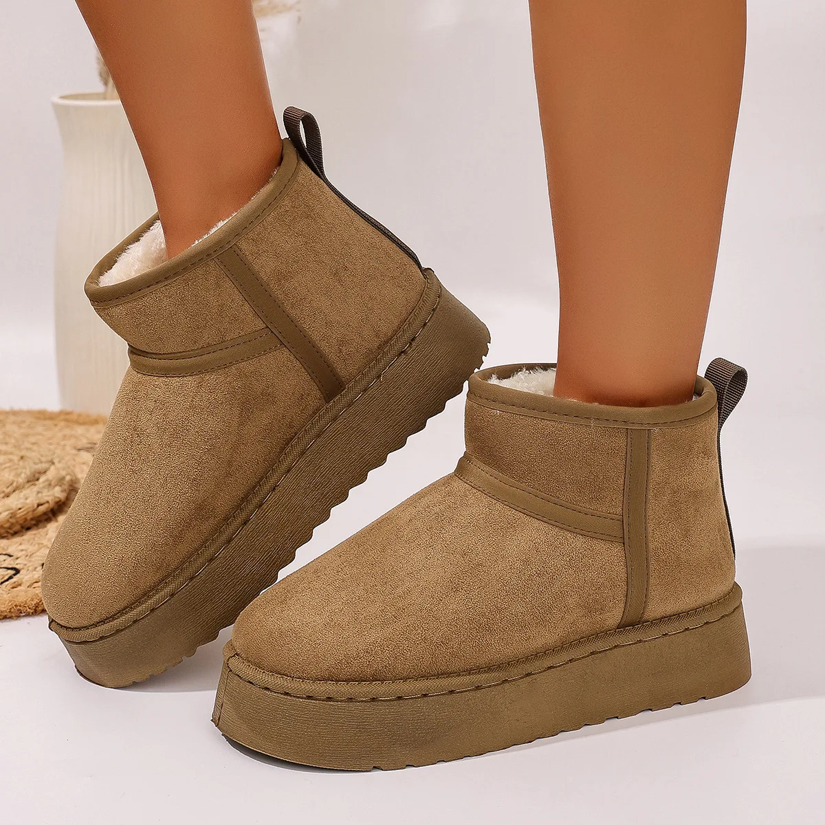 Women's Thick Bottom Snow Boots 2025 New Fashion Comfortable Warm Fleece Lined Short Boot Cross Border Trendy Boots