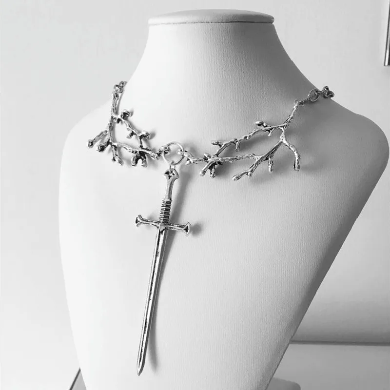 Collar con colgante de espada de madera para mujer joya de moda_voghion.com