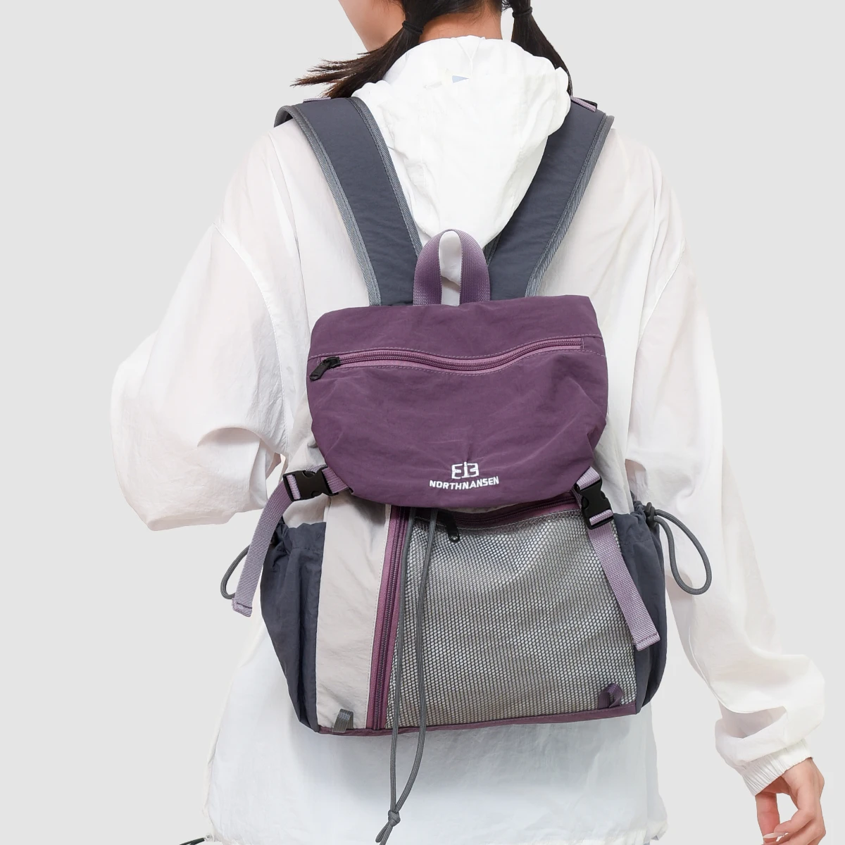 Small Outdoor Backpack for Women, Lightweight, Ultra-Lightweight, Waterproof Hiking and Mountaineering Backpack, College Student Bag, High School Student, Junior High School Student