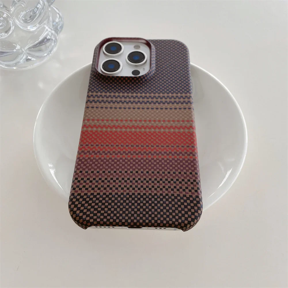 รูปสินค้า เคสโทรศัพท์ดีไซน์ล้ำ วัสดุเคฟลาร์ผสมหนังคาร์บอนไฟเบอร์