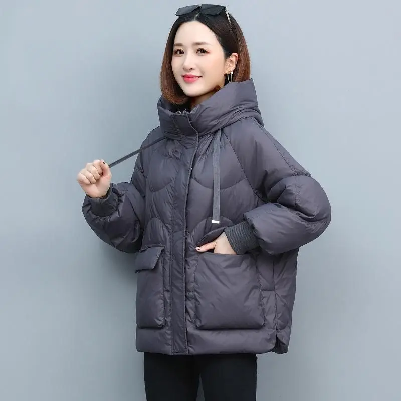 

Новинка 2023, женская короткая зимняя хлопковая куртка с капюшоном, сохраняющее тепло пальто, изящная формальная парка для женщин среднего возраста, женская одежда