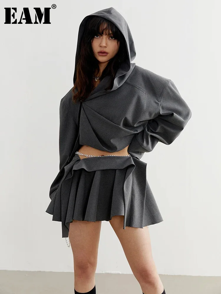 

[EAM] Women Gray Pleated Irregular Hooded Blazer New Lapel Long Sleeve Loose Fit Jacket Fashion Tide Spring Autumn 2024 1DF6141