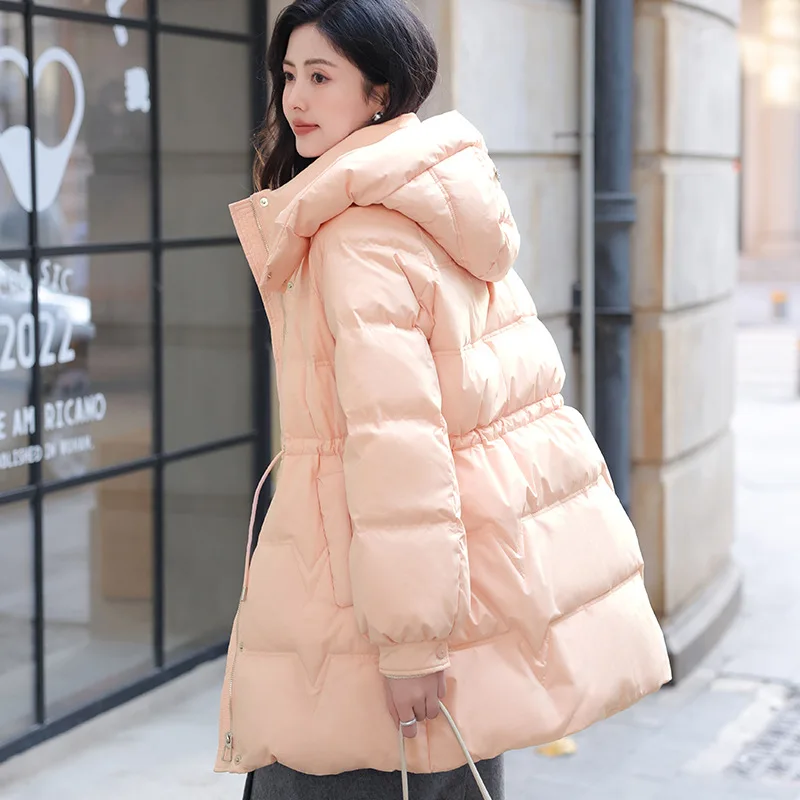 Рисунок 6 - Женский короткий пуховик средней длины