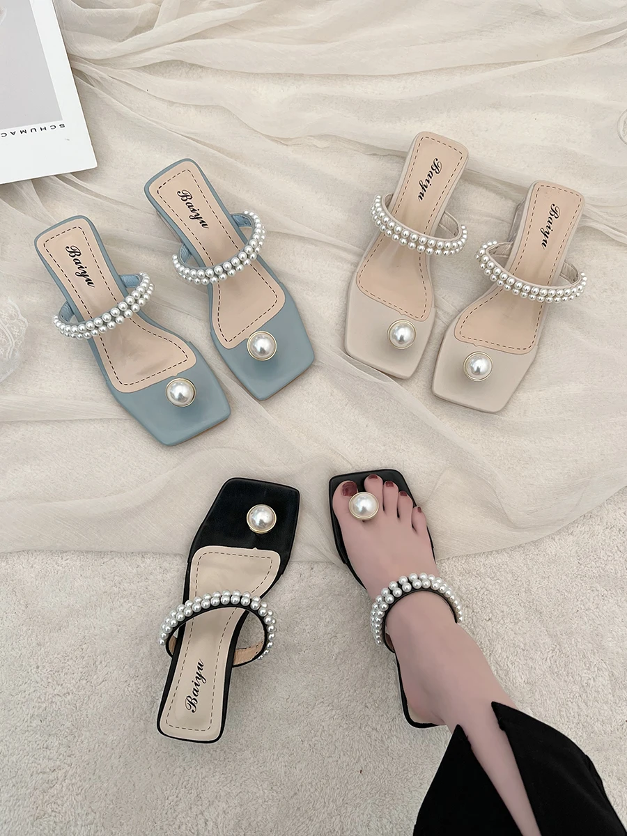 

Женские шлепанцы на каблуке, из ПУ кожи, с бусинами