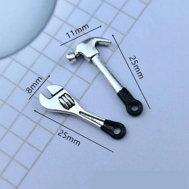 

2Pcs/Set Mini Repair Tools Simulation Hammer Wrench Model Toys for Doll House Decoration 1/12 Dollhouse Miniature Accessories