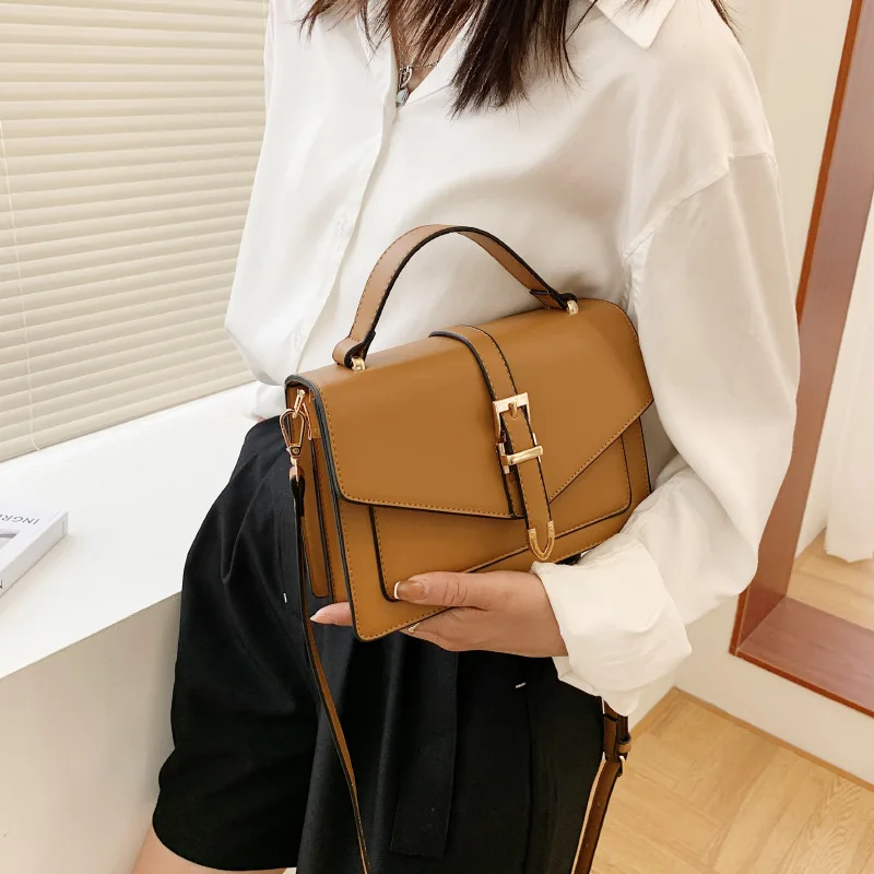 Pink Shoulder Bag With Flap Pocket Twist Lock Fashionable For Daily PU